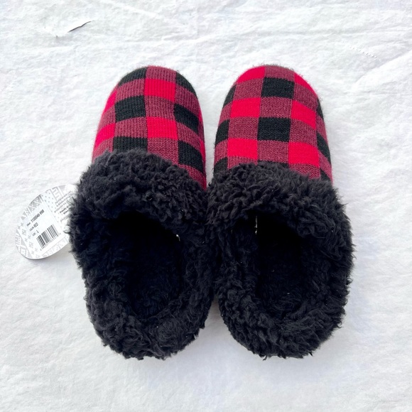 NWT Muk Luks LUK EES fuzzy slippers red and black plaid size 9-10 large - Picture 7 of 8